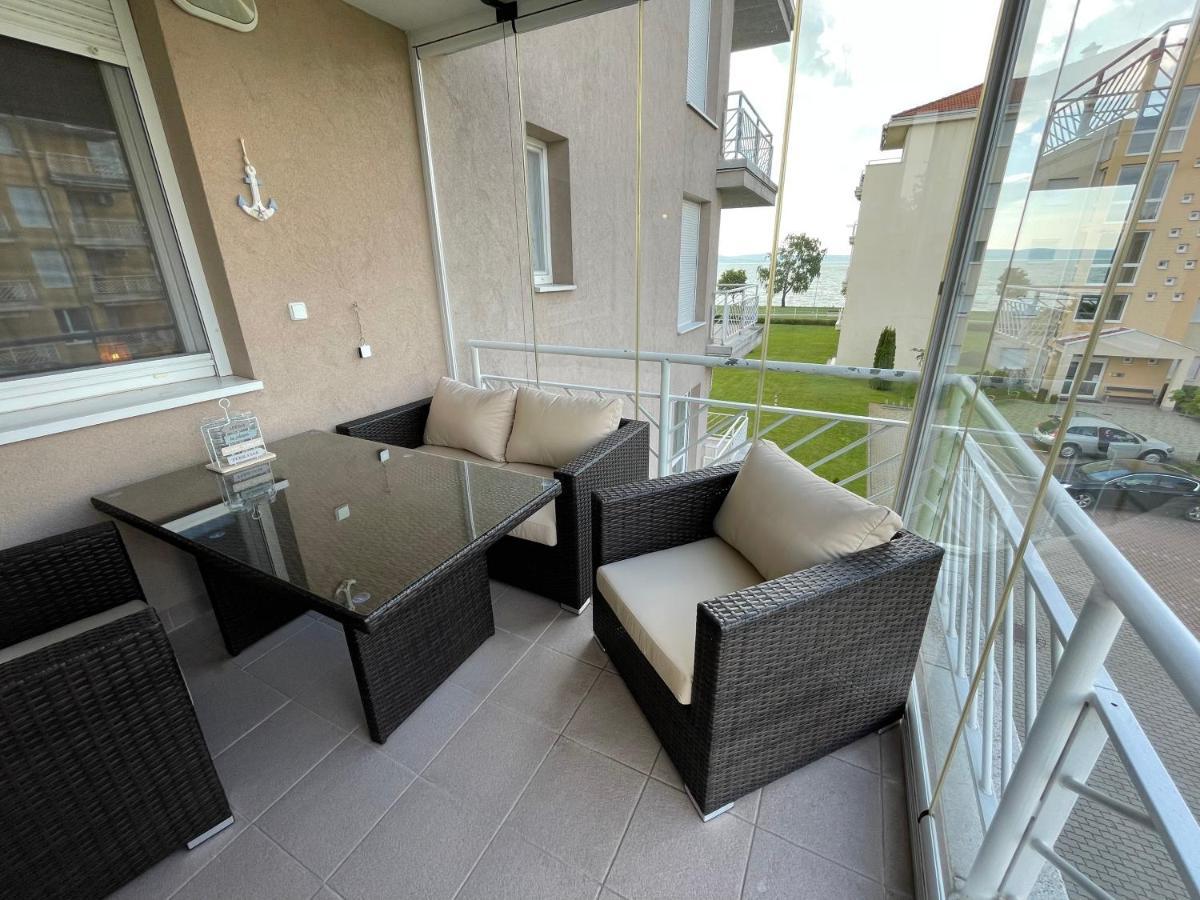 Siofoki Vizparti Nyaralo - Lakeside Apartment Esterno foto